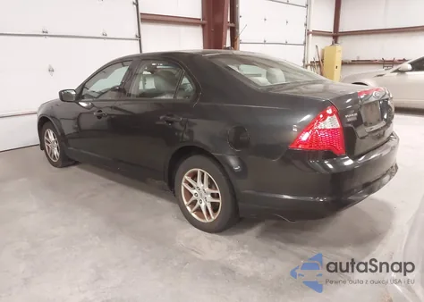 2011 Ford Fusion S from USA, damaged, VIN 3FAHP0GA0BR112545
